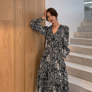 ワンピース ラップドレス モノトーン ふんわり ひざ下