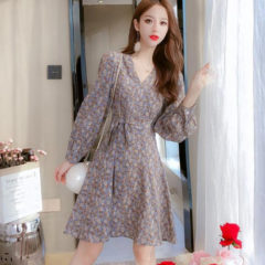 2020年夏、さわやかな花柄ワンピースで魅力UP♪