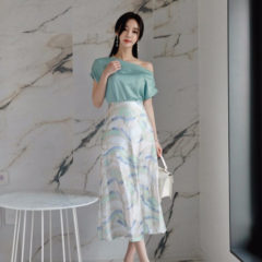 2020夏、肩だしファッションでちょっぴりセクシーに♪