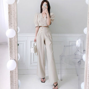 セットアップ クロップド パフスリーブ フレアパンツ お腹見せ