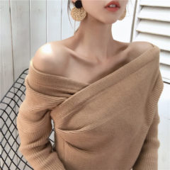 冬でも女性らしいファッションに！デートにピッタリなセクシーニット特集