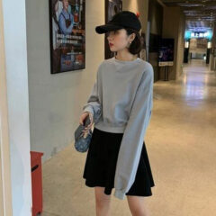 オンもオフもかわいい！オシャレな部屋着にもなるカジュアルトップス