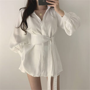 2021年春におすすめのピュアホワイトブラウスとは？