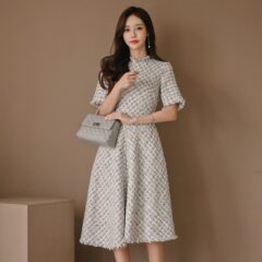 寒くても安心♪春前から着たくなるホワイトツイードアイテム