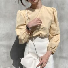 春にこそ着てみたい！レトロで優しいクリームイエローアイテム