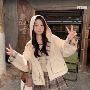 フード付きコート　ワークウェアスタイル　ショートトップ