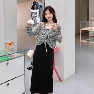 黒のサスペンダー　スーツスカート　ツーピースセット