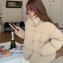 寒いのガマンしたくない女子必見！モコモコ可愛いアウター特集