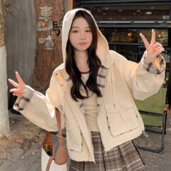 春っぽいショート丈アウターをバランス良く着こなすコツをチェック！