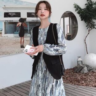 フランスのロマンチックな絞り染めのドレスとベストの 2 点セット